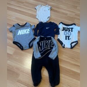 Nike 3 Months bundle Nike‎ Sleeper and One pieces